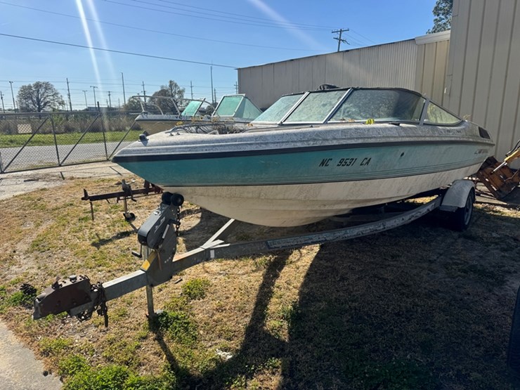 salvage-chaparral-boat-and-trailer-no-title-not-running-image-1