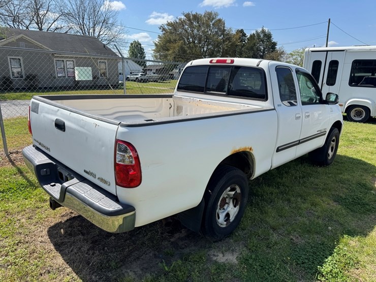 2006-toyota-tundra-sr5-image-3