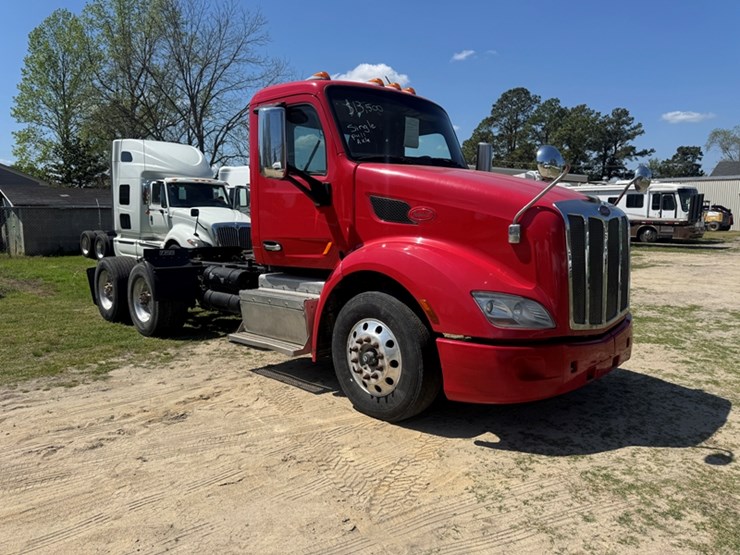 2014-peterbilt-579-image-2