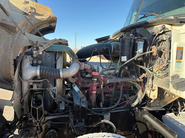 2009-mack-granite-gu713-image-15