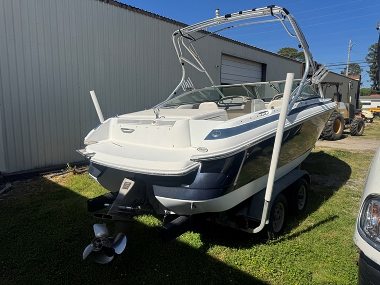 2002-cobalt-206-bowrider,-302-i/o-302-i/o-with-less-than-50-hours-(ed's-marine)-with-trailer.-image-3