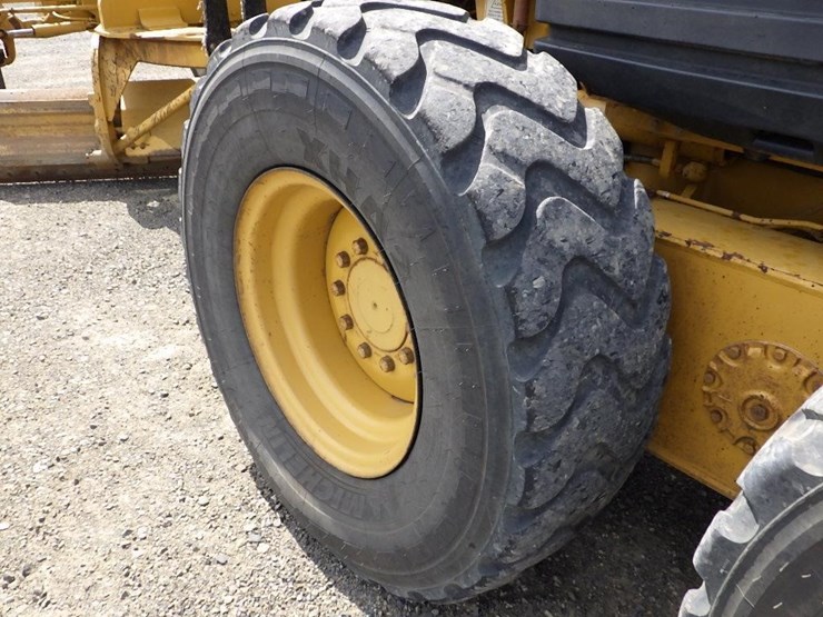 caterpillar-140h-image-48