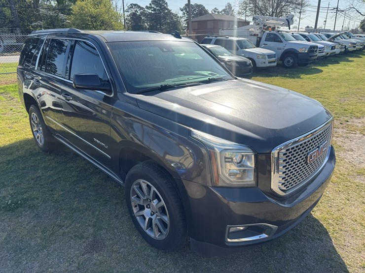 2017-gmc-yukon-denali-image-2