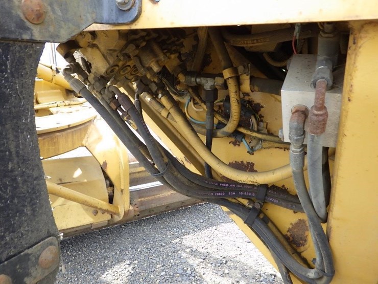 caterpillar-140h-image-59