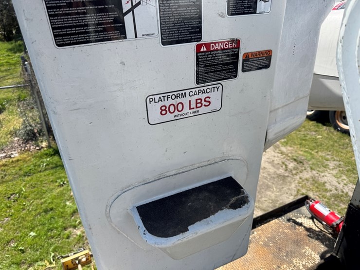 2011-international-7300-image-11