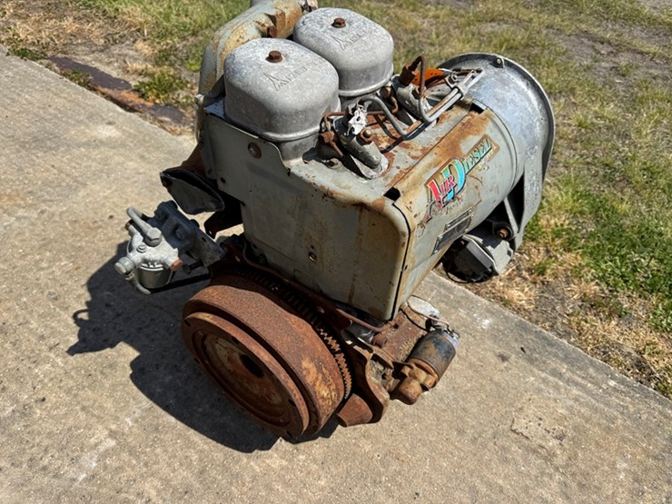 deutz-2-cylinder-engine-image-2