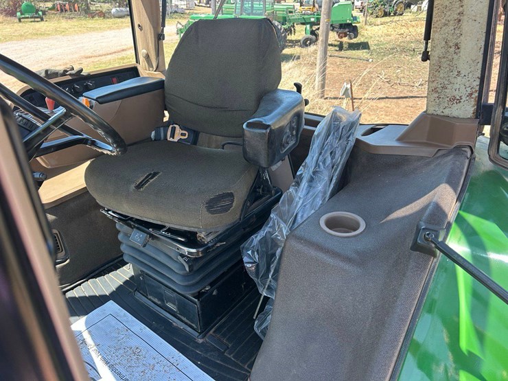 1996-john-deere-8300-image-21