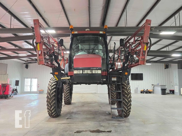 case-ih-patriot-3330-image-7