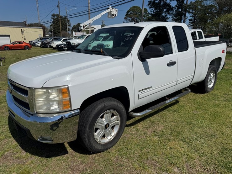 2010-chevrolet-silverado-1500-image-1