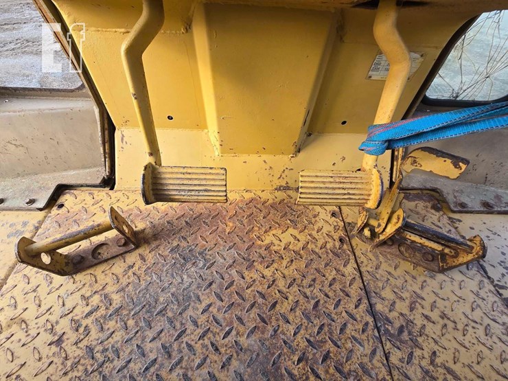1982-caterpillar-d6d-image-17
