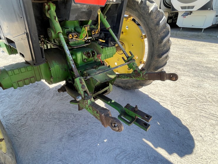 john-deere-3055-image-64