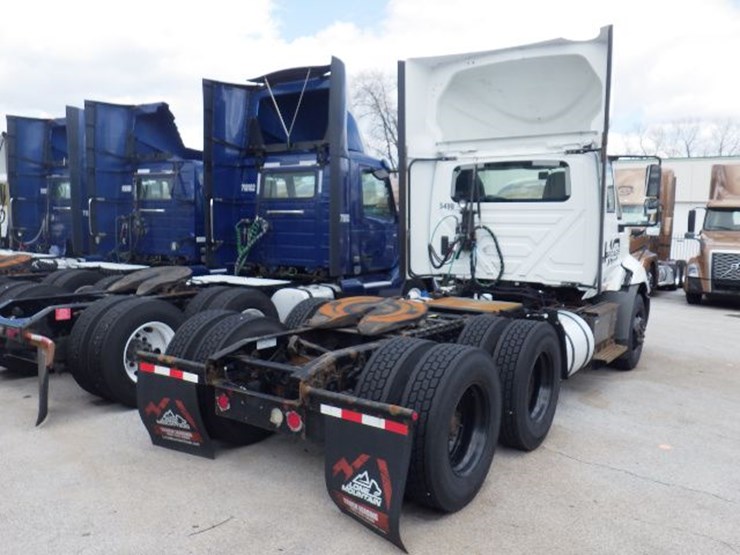 2017-international-prostar-image-10