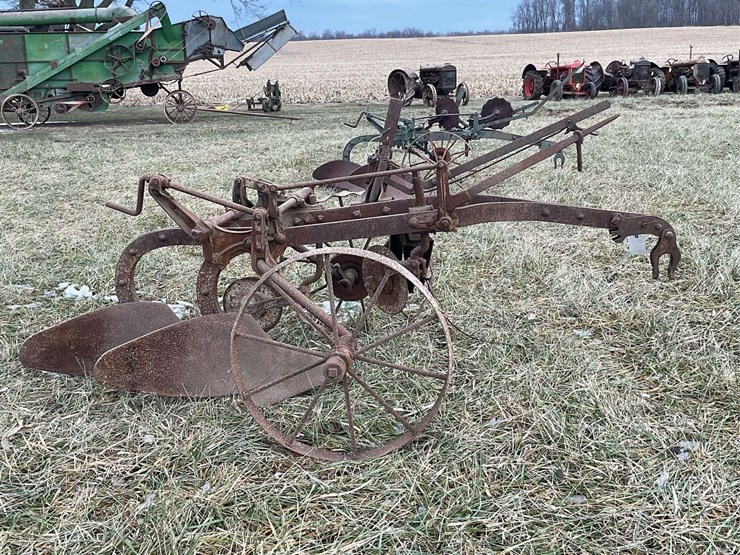 two-bottom-oliver-plow-image-2