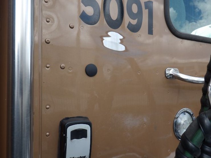 2022-kenworth-t680-image-15