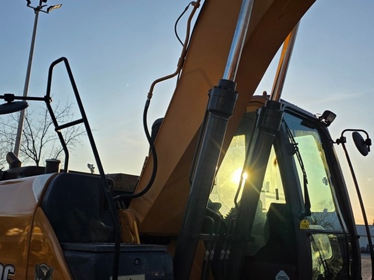 2014-case-cx160c-image-50