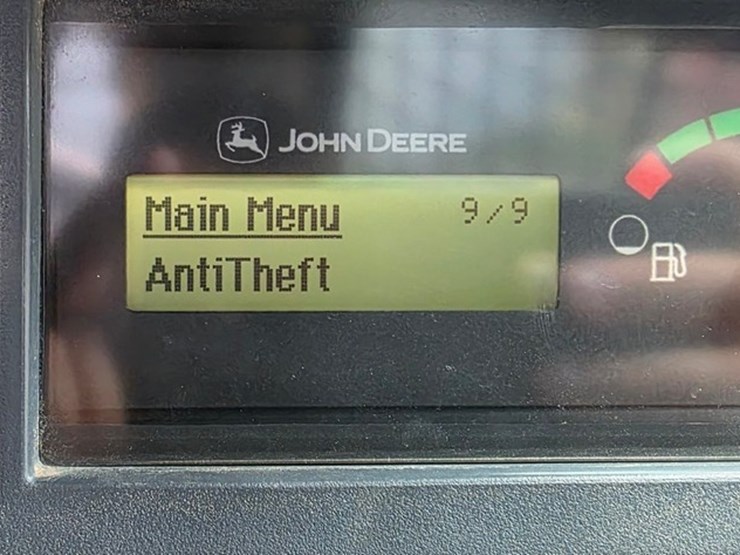 2014-deere-326e-image-75