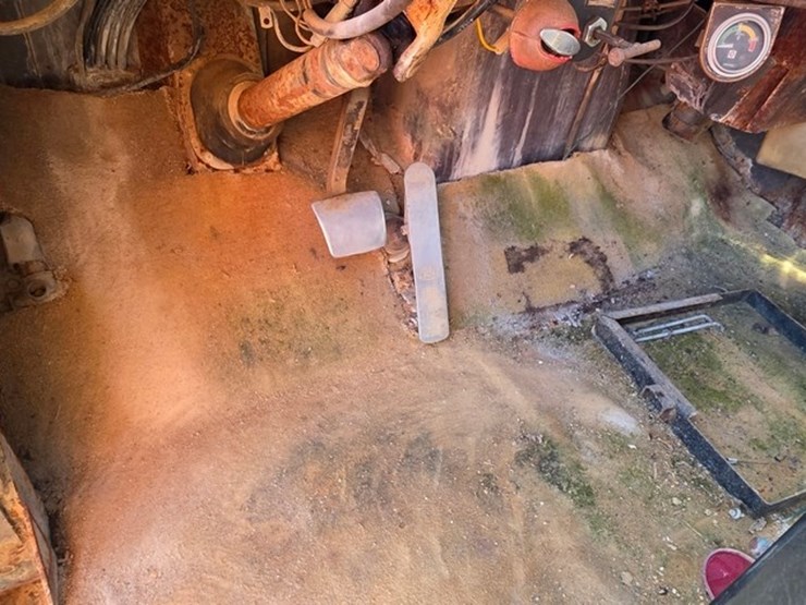 1974-white-construcktor-image-44