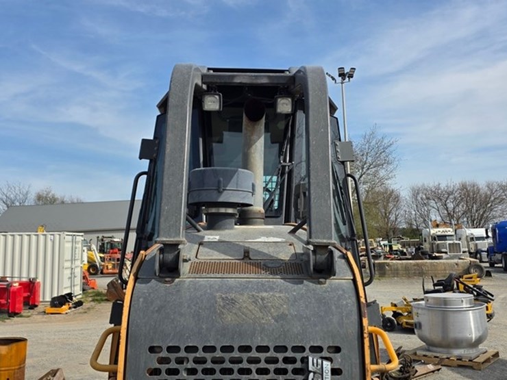 2016-case-750m-lgp-image-53