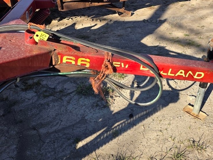 new-holland-166-image-13