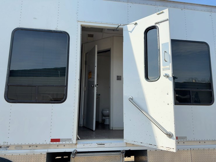 2001-caterpillar-3126-image-16