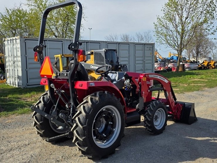 2022-massey-ferguson-1825e-image-3