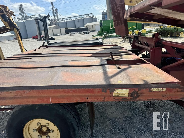 new-holland-1069-image-16