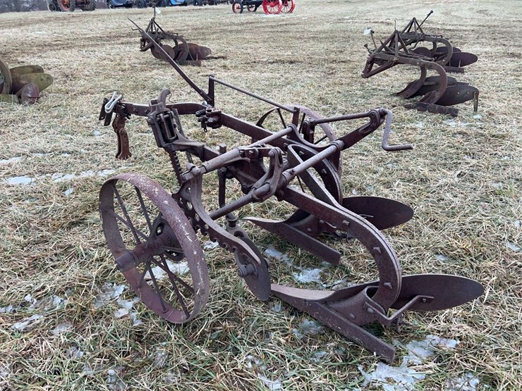 two-bottom-oliver-plow-image-3