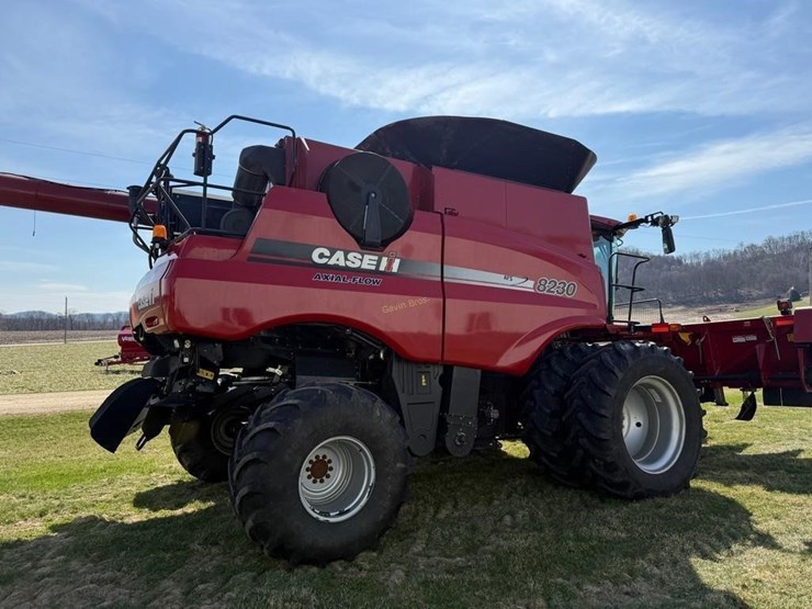 2014-case-ih-8230-image-10