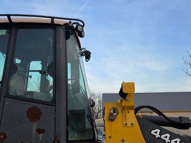 2012-deere-444k-image-33