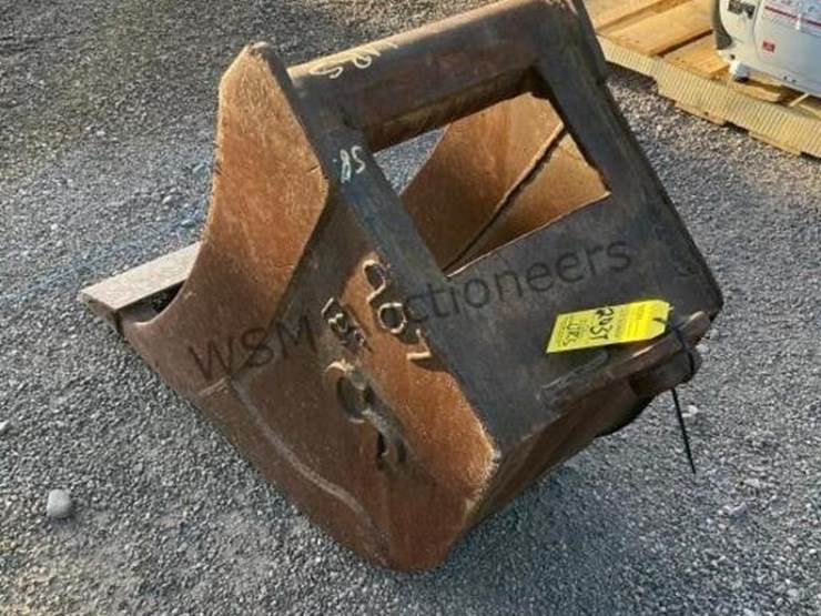 18in-excavator-bucket-image-2