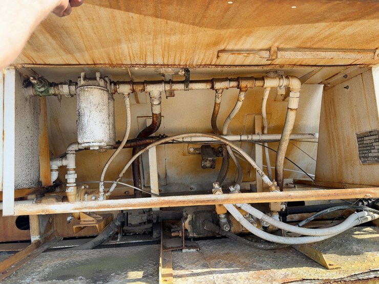 1984-mack-dm686s-image-26