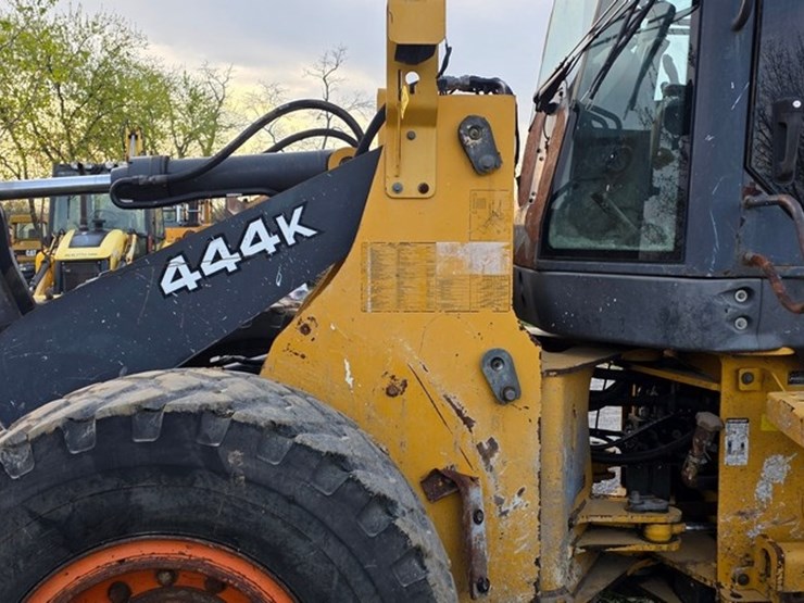 2012-deere-444k-image-11