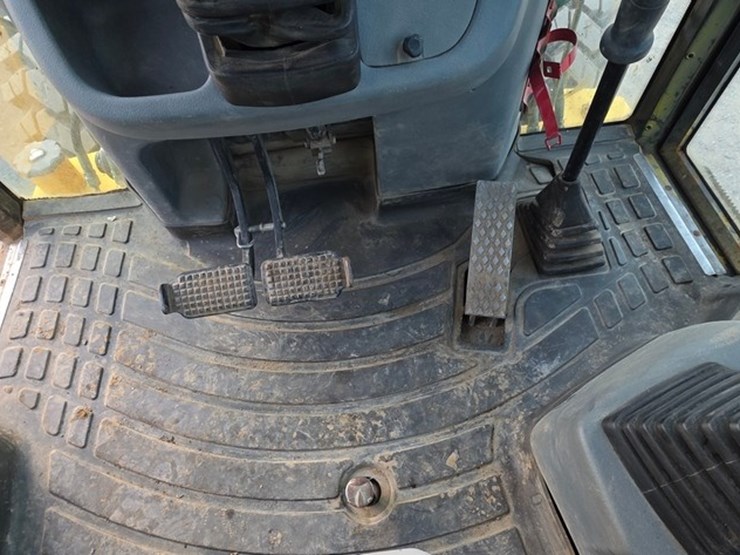 2009-new-holland-b95b-image-67