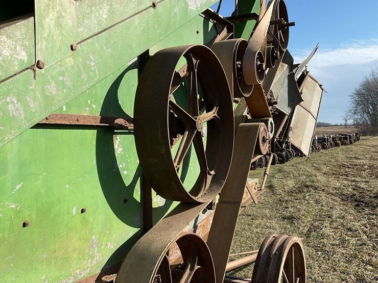 john-deere-threshing-machine-with-hart-feeder-image-32