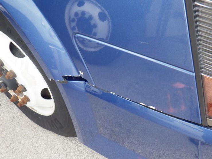 2017-volvo-vnl300-image-5