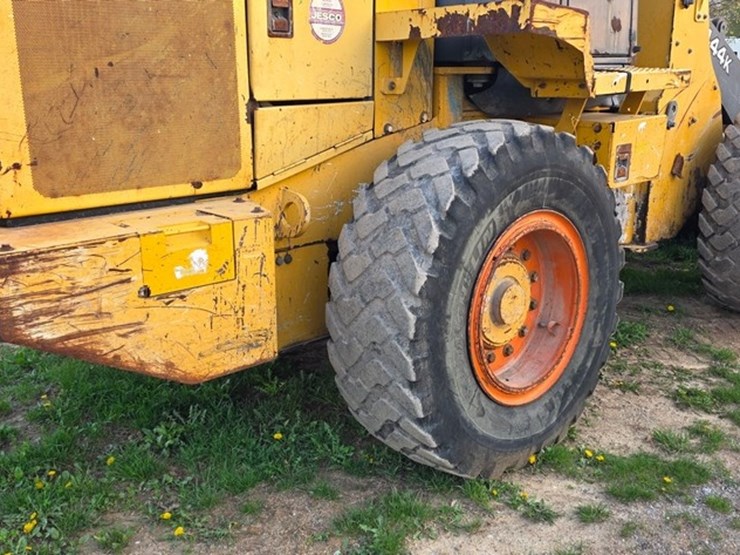 2012-deere-444k-image-23