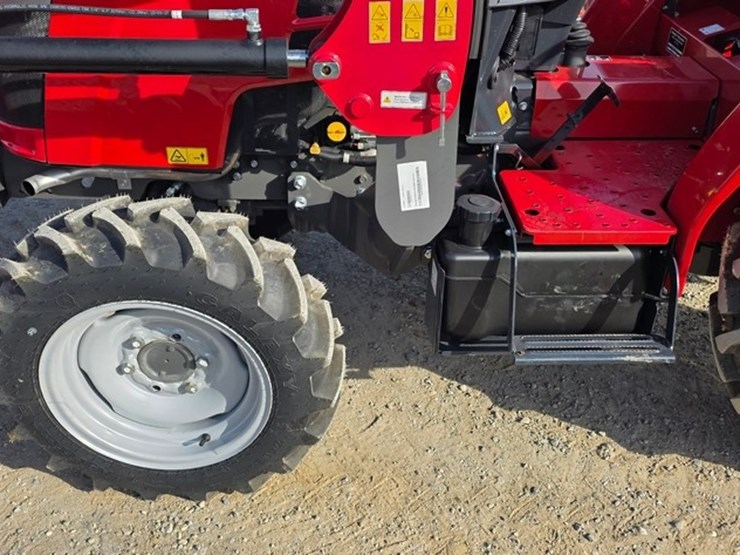 2022-massey-ferguson-1825e-image-10