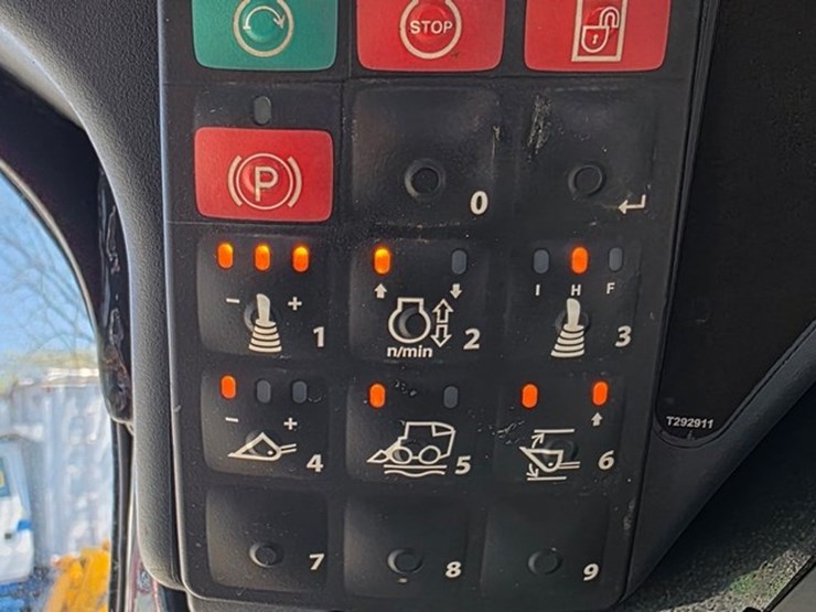 2018-deere-331g-image-57