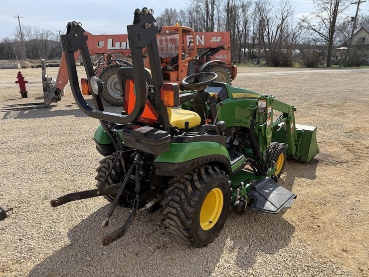 john-deere-1026r-image-4