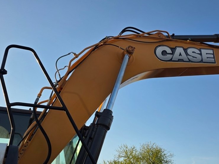 2014-case-cx160c-image-40