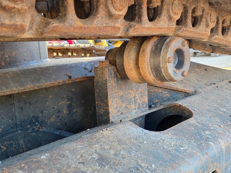 2014-case-cx160c-image-43