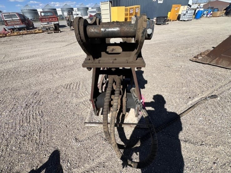 2020-allied-2300-plate-compactor-image-6