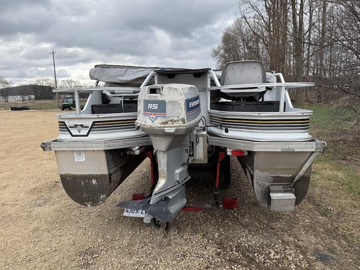 play-craft-pontoon-boat-image-6