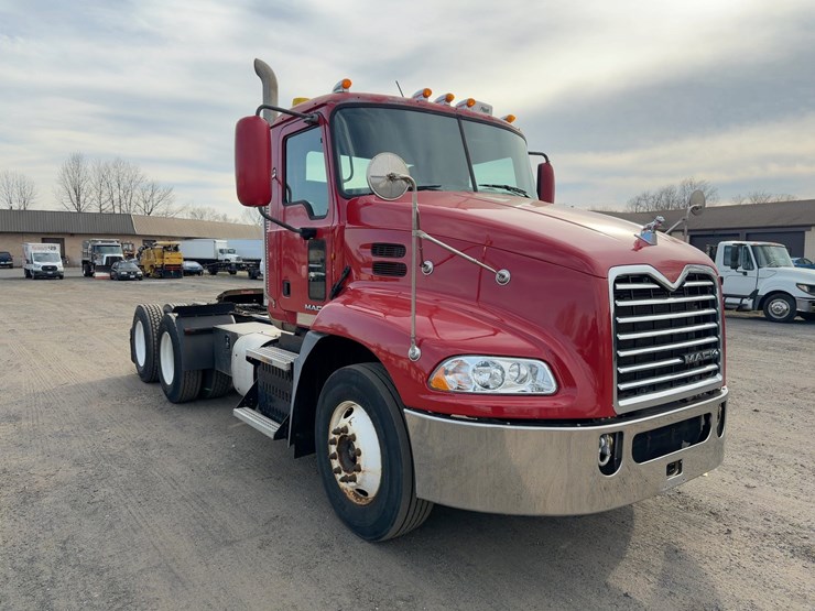 2013-mack-pinnacle-cxu613-image-7