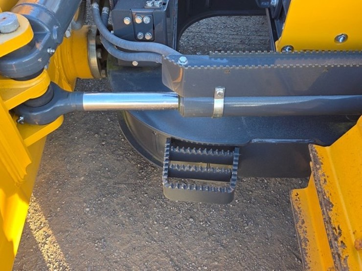 2023-deere-550-lgp-image-13