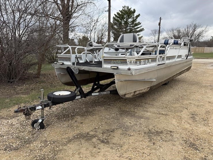 play-craft-pontoon-boat-image-1
