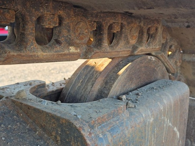 2014-case-cx160c-image-44