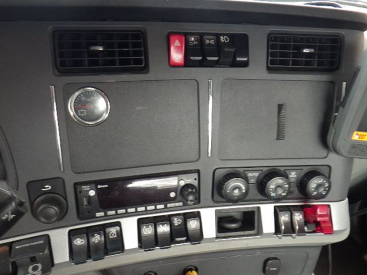 2022-kenworth-t680-image-18