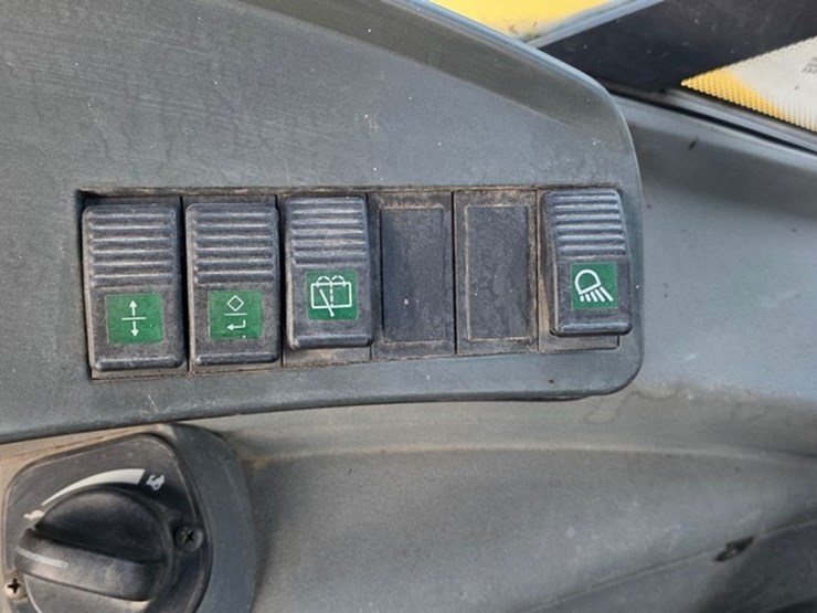 2009-new-holland-b95b-image-73