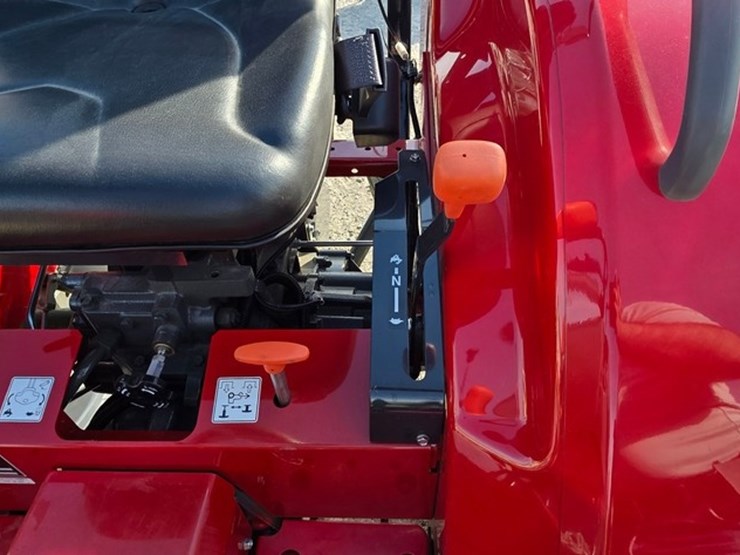 2022-massey-ferguson-1825e-image-40